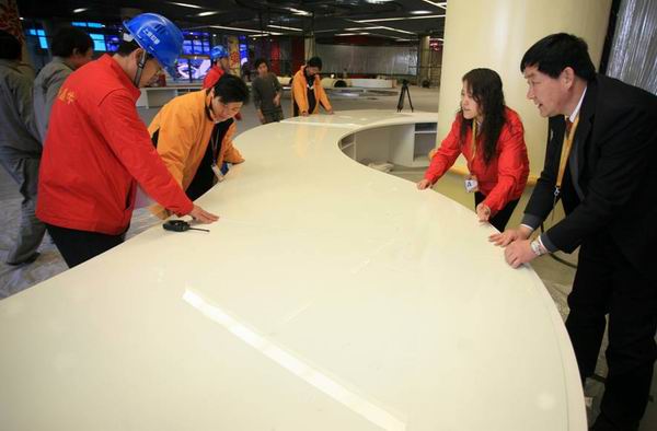 安裝中國館迎賓臺